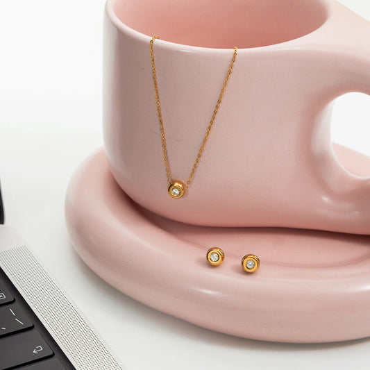 18K Vergulde Minimalistische Kristallen Ketting & Oorknopjes Set | Sierlijke Dagelijkse Sieraden