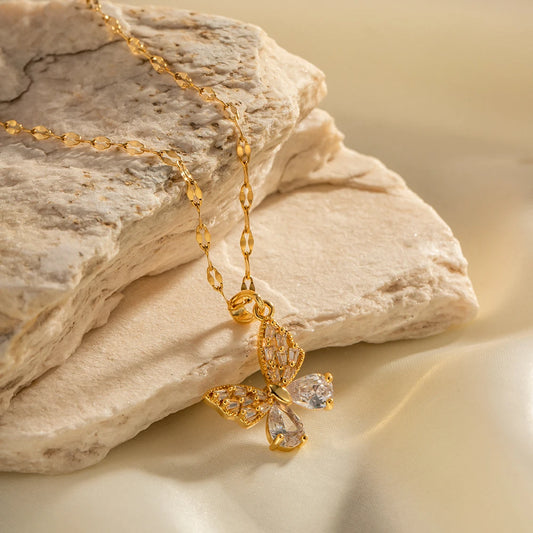 Sprankelende Gouden Vlinder Hanger Ketting | Zirkonia Pavé Verfijnde Ketting
