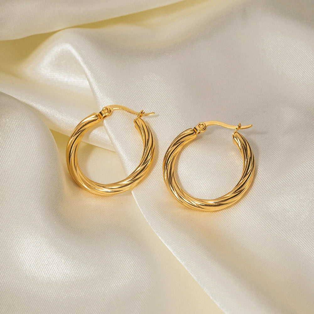 Stainless Steel Metal Twist Wrap Round Chic Hoop Earrings for High Quality Waterproof Jewelry Bijoux Femme