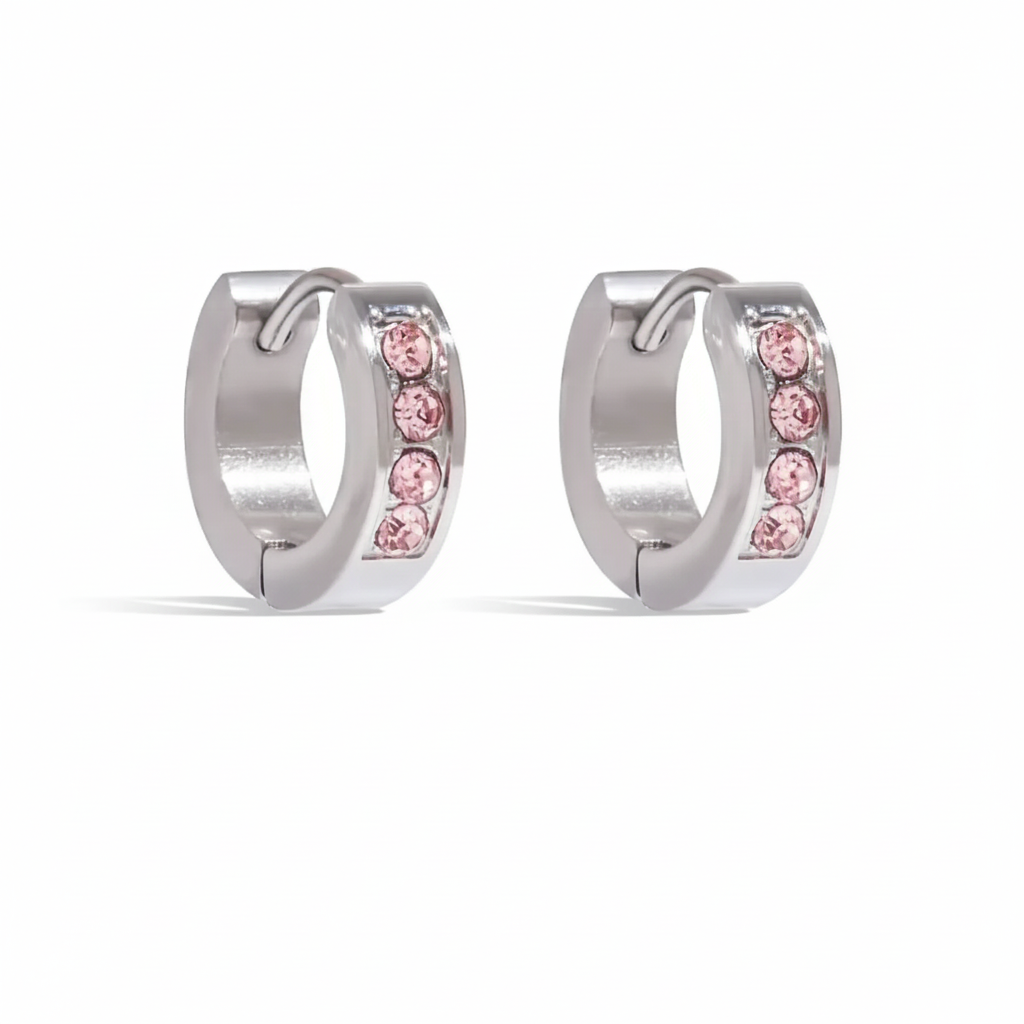 Koop verzilverde roze druppelvormige huggie oorringen voor dames. Waterdichte, hypoallergene, vlekvrije roestvrijstalen sieraden voor dagelijks gebruik.