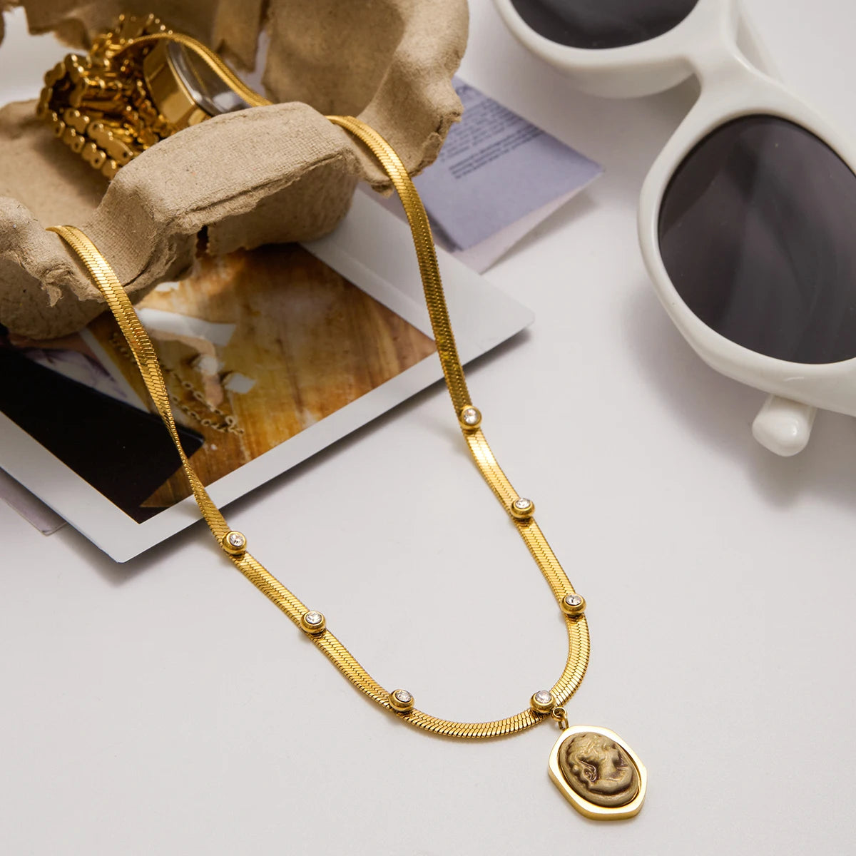 Vergulde kettingenset | Schelp Zeester & Cameo Hanger | Sierlijke Boho Sieraden
