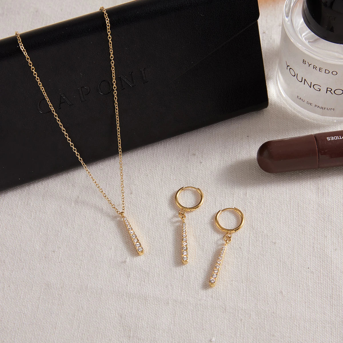 18K Vergulde Kristallen Staafketting & Oorbellen Set | Minimalistische Gouden Sieraden