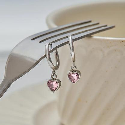 Koop verzilverde roze druppelvormige huggie oorringen voor dames. Waterdichte, hypoallergene, vlekvrije roestvrijstalen sieraden voor dagelijks gebruik.