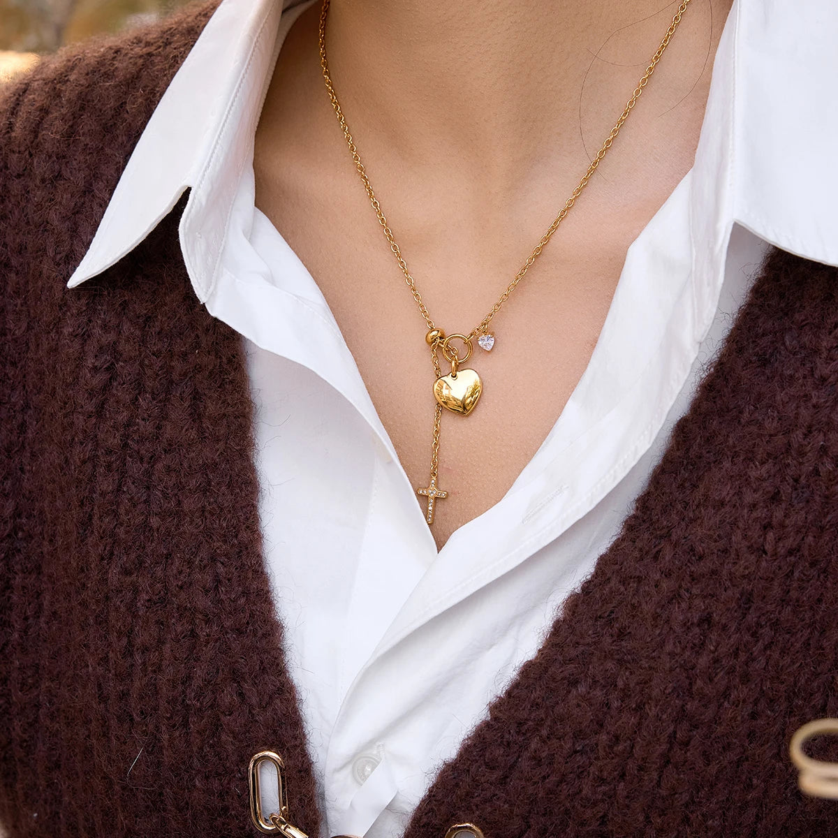 18K Vergulde Hart & Kruis Lariat Y-Ketting | Waterdichte Opgezwollen Hart & Pavé Kruis Hanger Halsketting | Verfijnde Spirituele Gouden Ketting