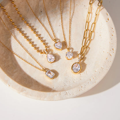 Klassieke gouden solitaire hanger ketting | Briljant geslepen diamant