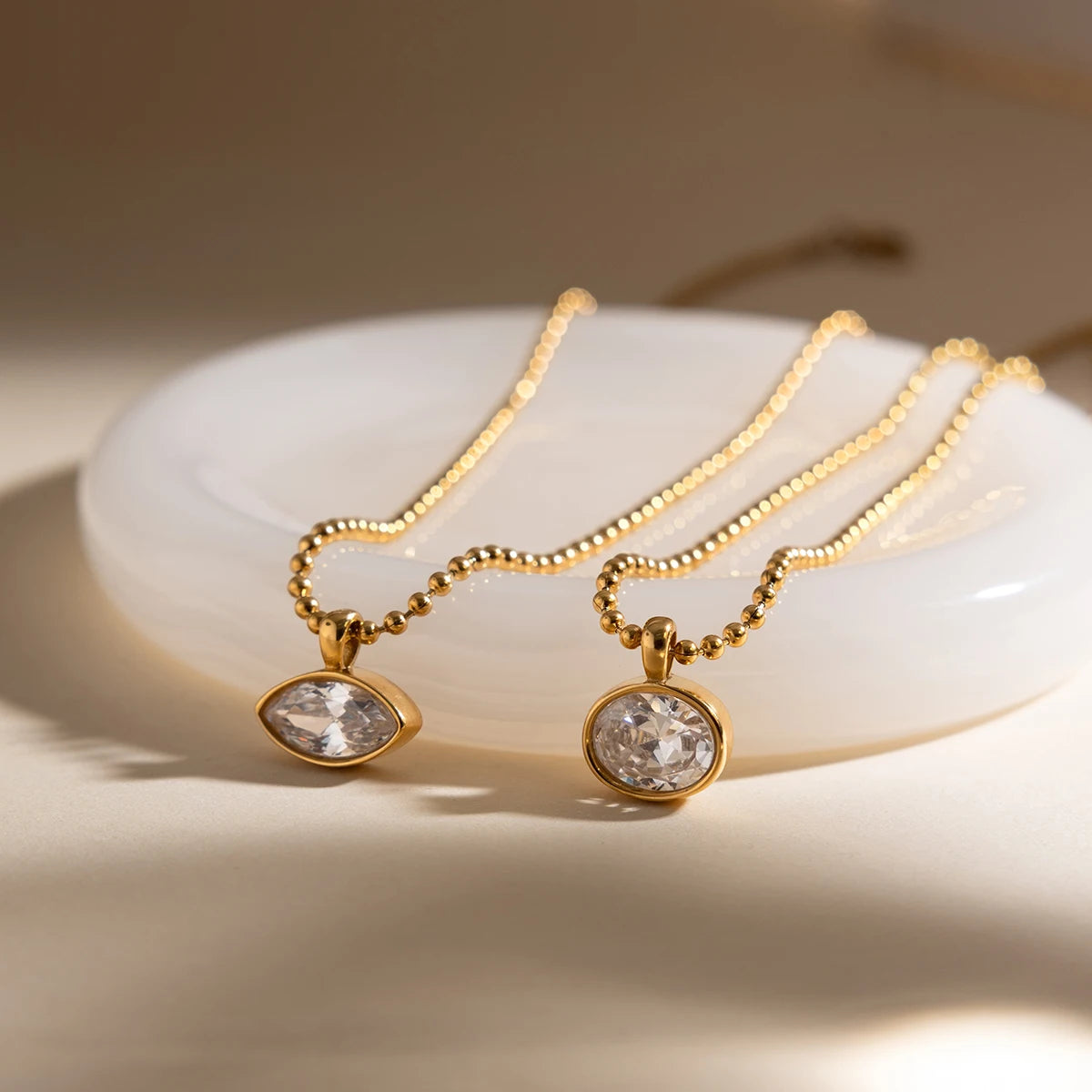 18k Gouden Halo Kristallen Hanger Ketting – Minimalistische Dagelijkse Sieraden