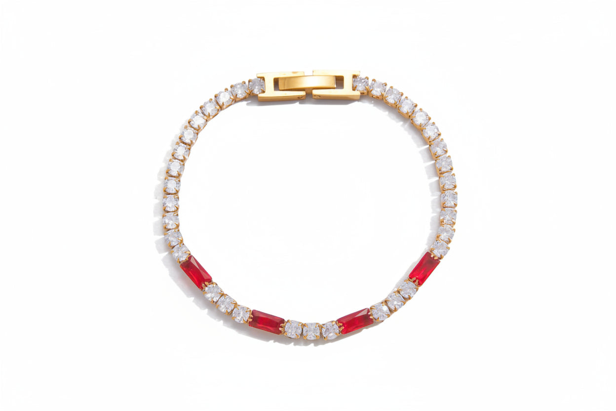 18K Vergulde Tennisarmband met Gekleurde Baguetsteentjes | Waterdichte Zirkonia Tennisarmband | Verkrijgbaar in Groen, Rood, Roze & Helder