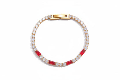 18K Vergulde Tennisarmband met Gekleurde Baguetsteentjes | Waterdichte Zirkonia Tennisarmband | Verkrijgbaar in Groen, Rood, Roze & Helder