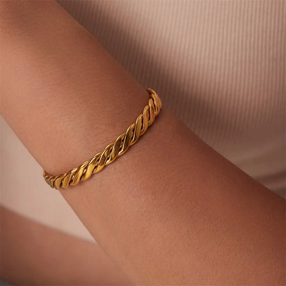 Vergulde Gedraaide Touw Open Armband voor Dames | Waterdichte & Vlekvrije Sieraden