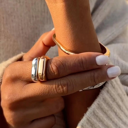 Minimalist Geometric Signet Ring – Modern Unisex Statement Band (Gold & Silver Options)