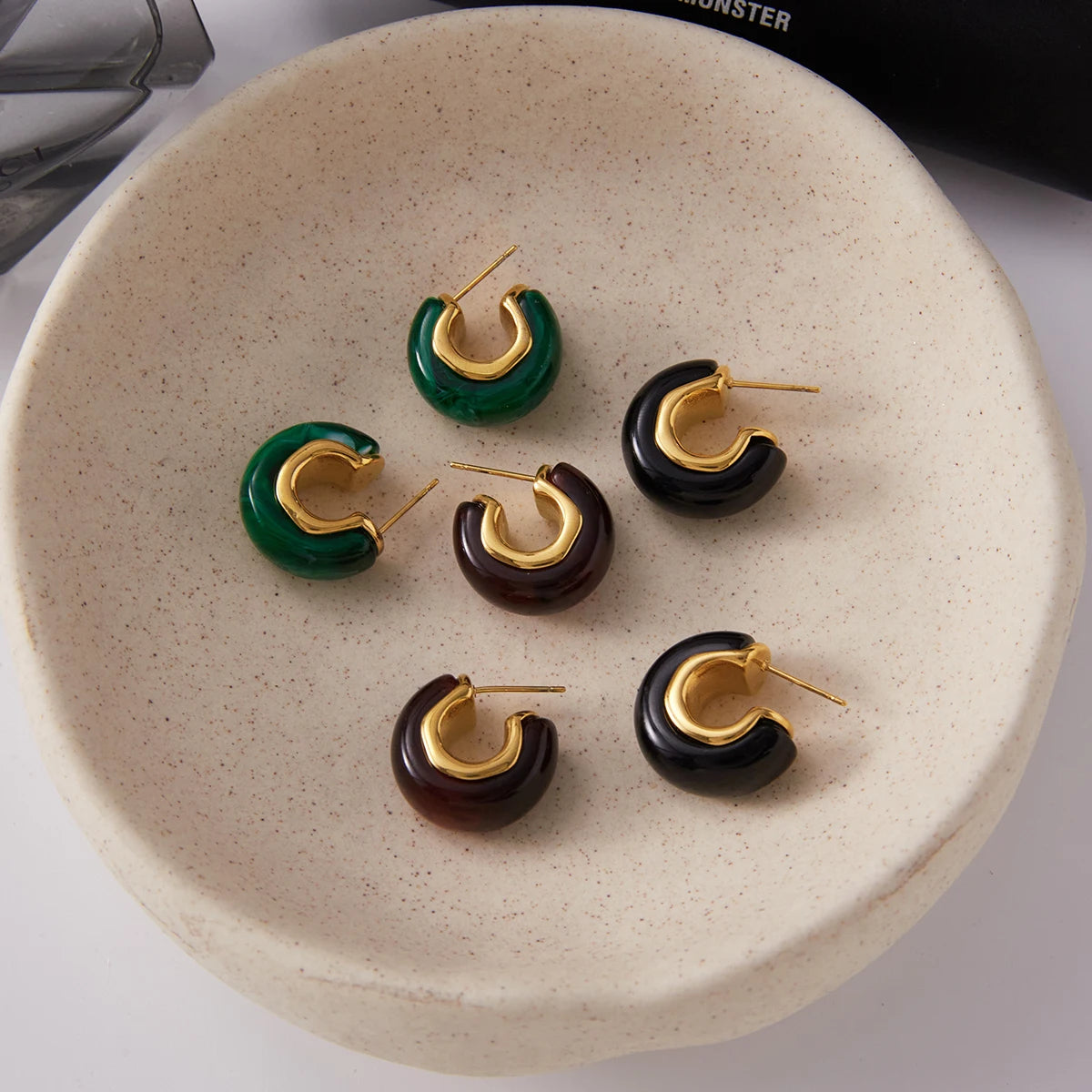 Vintage C Shape Resin Stud Earrings For Women 18K Gold Plated Stainless Steel Earrings Simple Fashion Jewelry Gift 2025