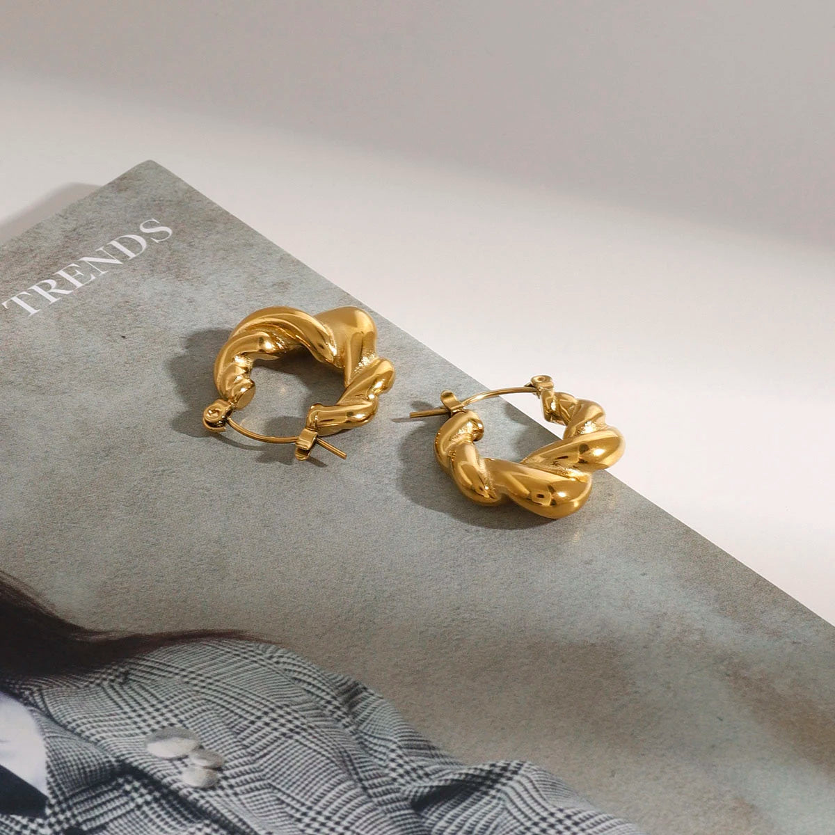 Gedraaide Chunky Hoop Oorbellen voor Dames – Vergulde Waterdichte Roestvrijstalen Sieraden die niet verkleuren