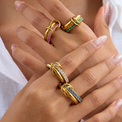 Luxe Meerlaagse Gouden Ring met Gekleurde Zirkoonstenen – Wit, Groen, Roze & Blauw | Verstelbare Stapelbare Modering
