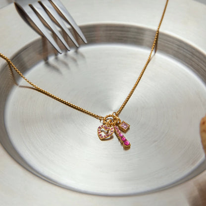 Vergulde roze kristallen bedel- en hartketting – Waterdicht en aanslagvrij