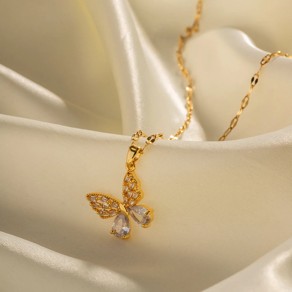 Sprankelende Gouden Vlinder Hanger Ketting | Zirkonia Pavé Verfijnde Ketting