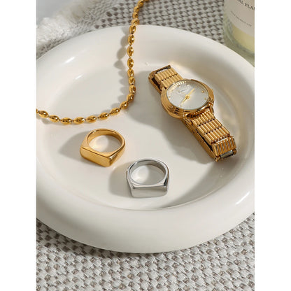 Minimalist Geometric Signet Ring – Modern Unisex Statement Band (Gold & Silver Options)