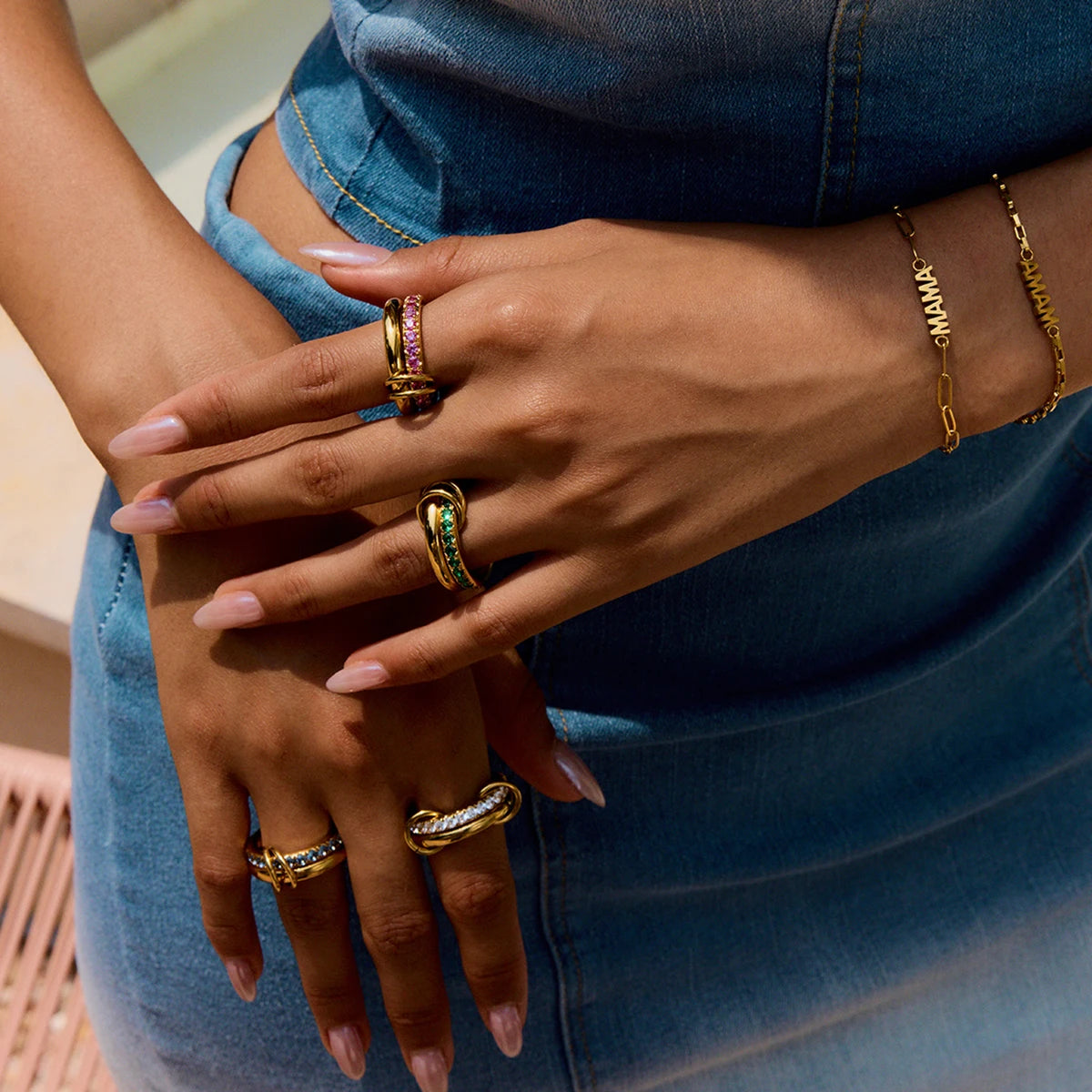 Luxe Meerlaagse Gouden Ring met Gekleurde Zirkoonstenen – Wit, Groen, Roze & Blauw | Verstelbare Stapelbare Modering