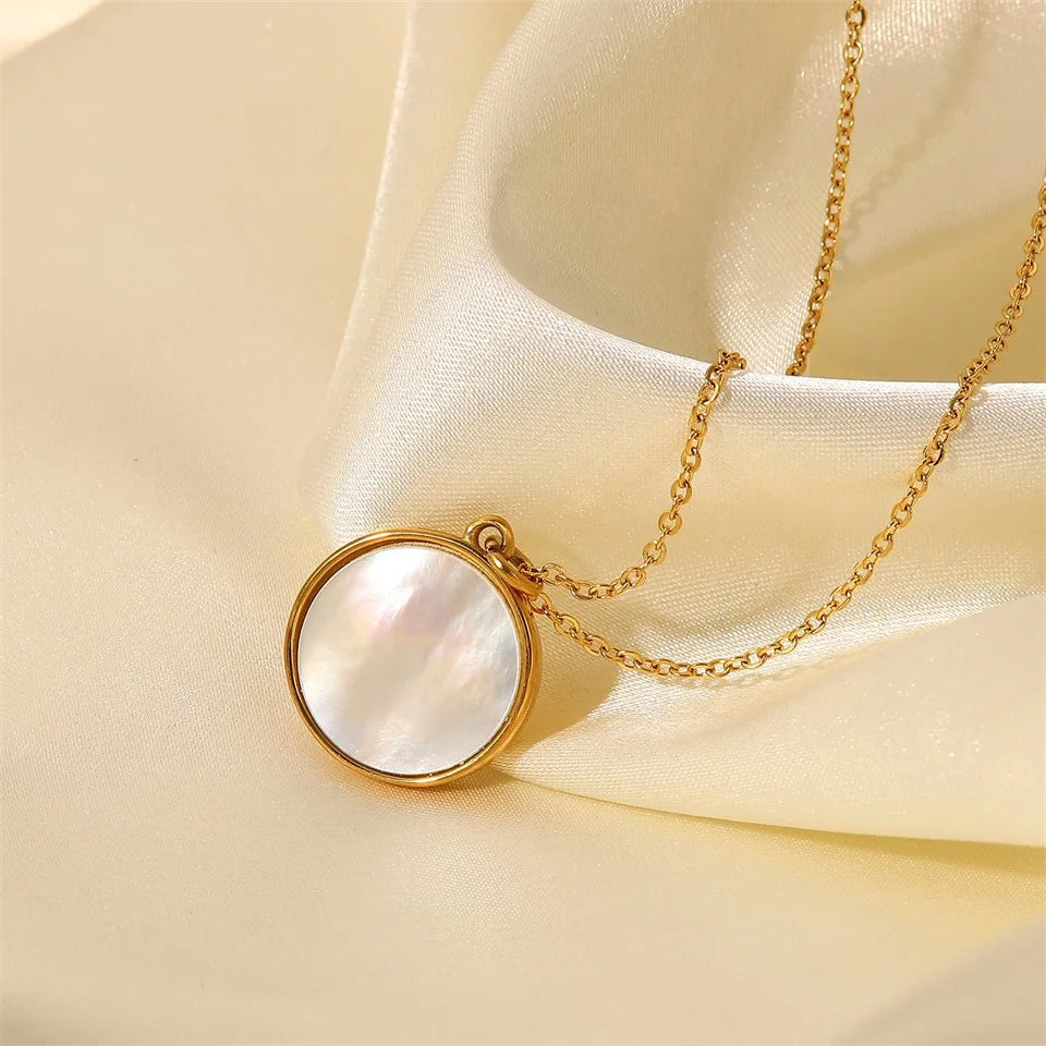 Gouden Parelmoer Zon Maan Ketting | Waterdichte Hemelse Sieraden