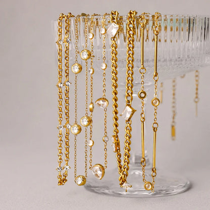 Luxe Gouden Gelaagde Kettingenset voor Dames – Minimalistische Halskettingen met Kristallen Accentjes
