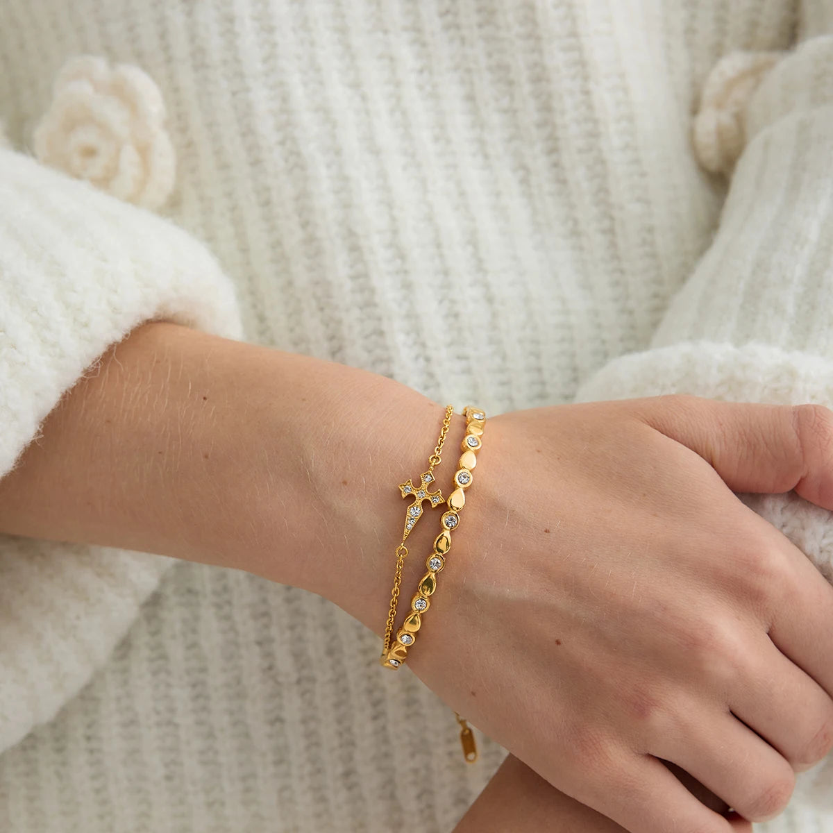 Premium 18K Vergulde Delicate Handarmband voor Dames – Waterdichte & Niet-Aanlopende Luxe Sieraden