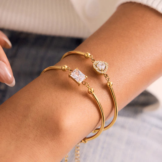 18K Verguld CZ Charm Armband Set van 2 | Waterdichte Bangle & Kettingarmband met Hart & Vierkant Kristal | Delicate Stapelarmbanden Set