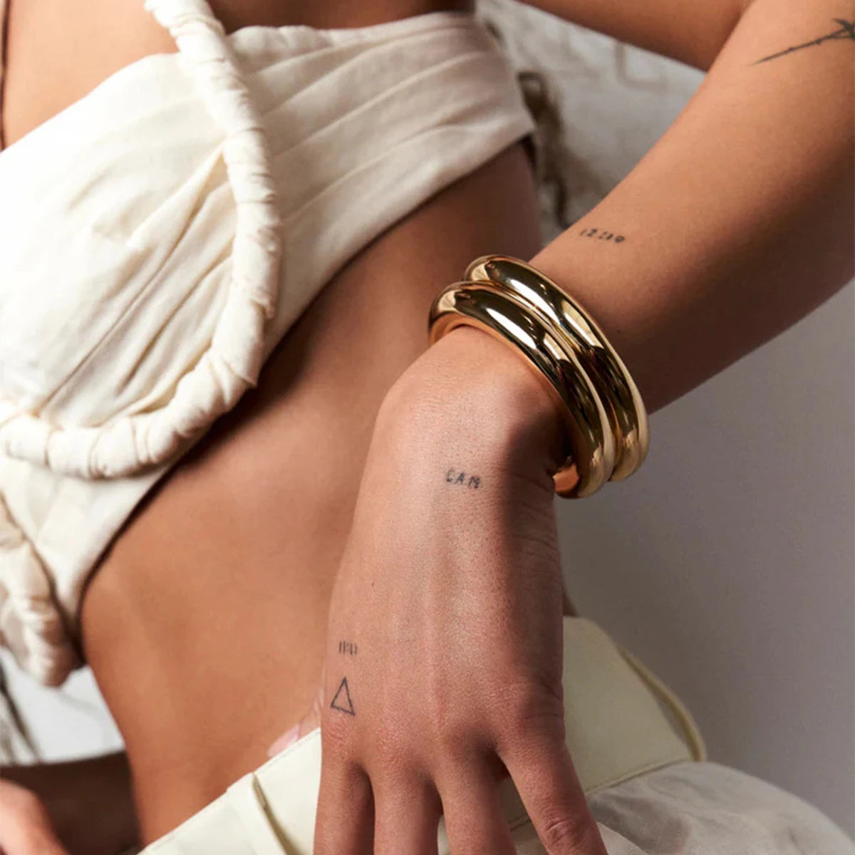 Premium 18K Gold Plated Bangle Hand Bracelet for Women – Waterproof & Tarnish-Free Luxury Jewellery & Jewelry