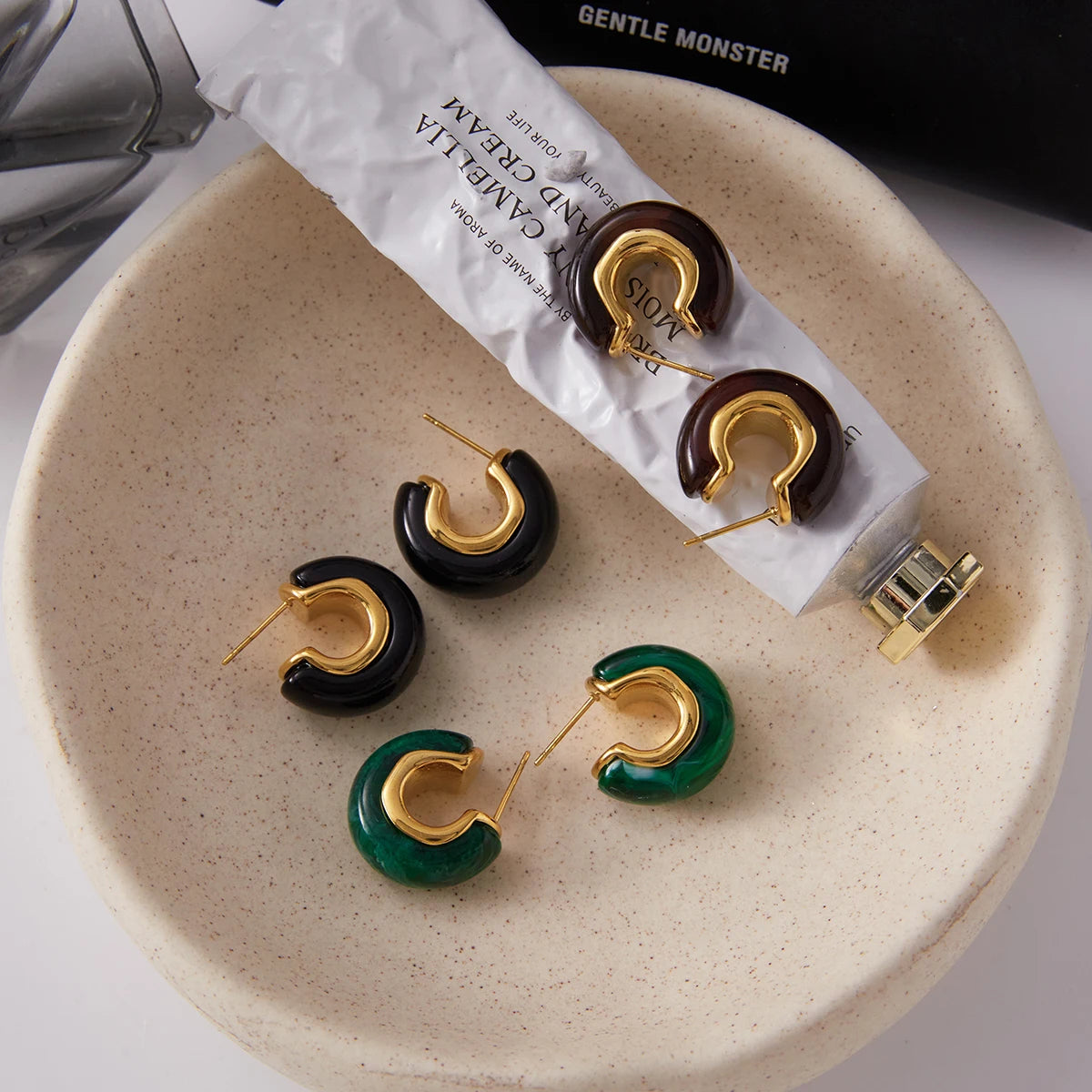 Vintage C Shape Resin Stud Earrings For Women 18K Gold Plated Stainless Steel Earrings Simple Fashion Jewelry Gift 2025