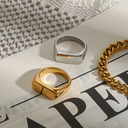 Minimalist Geometric Signet Ring – Modern Unisex Statement Band (Gold & Silver Options)