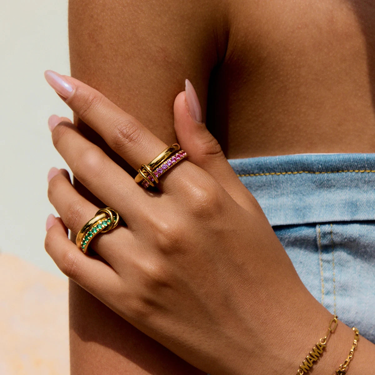 Luxe Meerlaagse Gouden Ring met Gekleurde Zirkoonstenen – Wit, Groen, Roze & Blauw | Verstelbare Stapelbare Modering