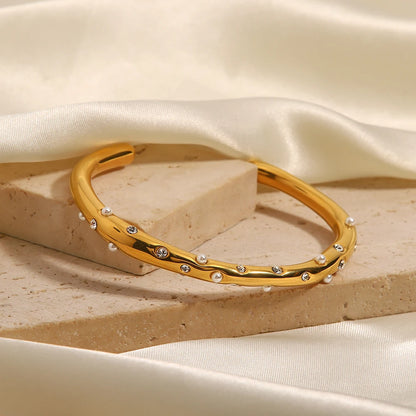 Verguld Open Manchet Armband met Parel & Kristal voor Dames | Waterdichte & Roestvrije Sieraden