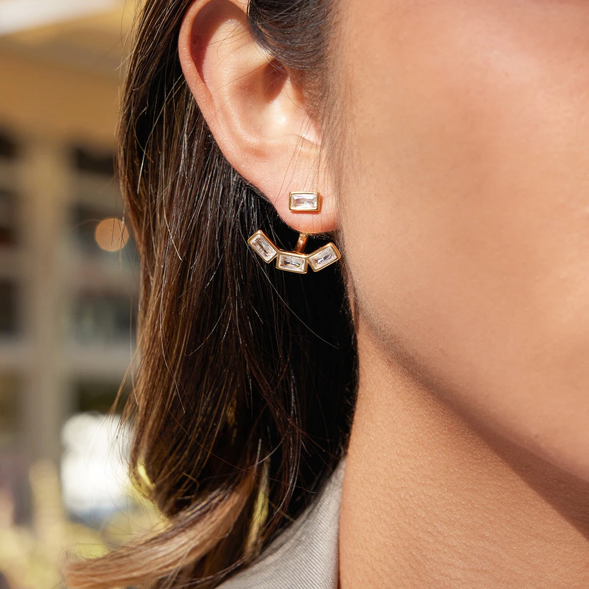 18K Vergulde Baguette CZ Oorjassen | Waterdichte Vier Steens Voor- en Achterkant Oorbellen | Art Deco Diamantstijl Oorbellen