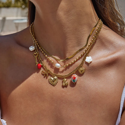 Goudkleurige Charmeketting voor Dames – Dikke Ketting met Hart-, Parel- & Teddybedel